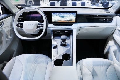 打响“荣卷风”第二战!“12万级最强混动SUV”荣威D5X DMH开启预售