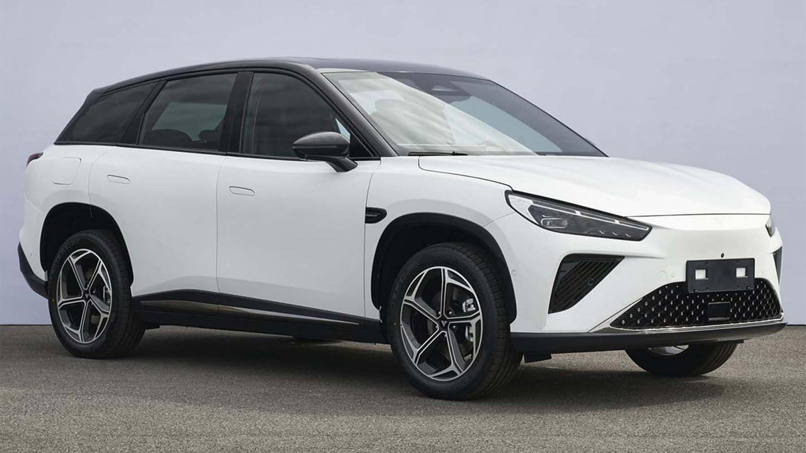 14万起/6月底上市 哪吒L纯电版开启预售