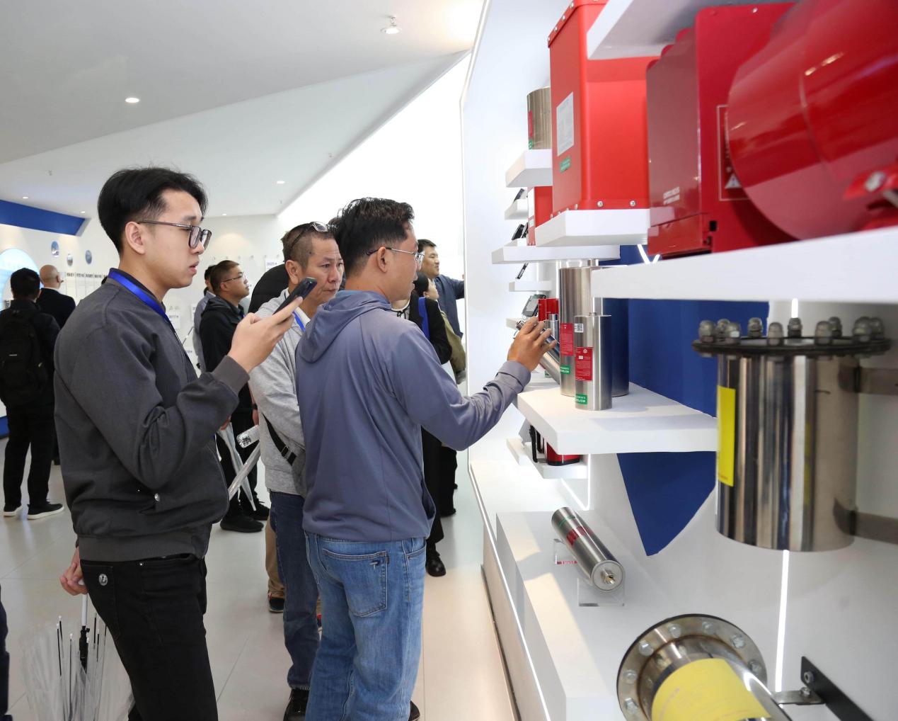 2025年海外储能消防论坛圆满落幕,及安盾消防再攀安全新高地 2025年海外储能消防论坛圆满落幕,及安盾消防再攀安全新高地