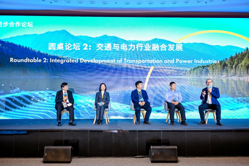 商用车电动化新突破!壳牌携手一汽解放率先推出商用车电池浸没式冷却创新方案 商用车电动化新突破!壳牌携手一汽解放率先推出商用车电池浸没式冷却创新方案