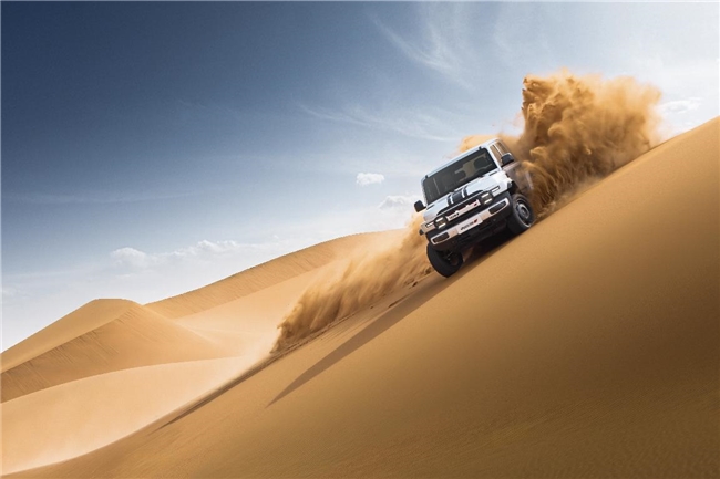 拒绝千篇一律！超级V23用赛博复古与硬核实力，开创个性化新路径