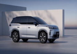 “国民好车”最新力作，埃安首款双动力车型i60预售11.98万元起